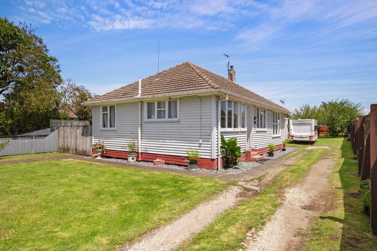 26 Manuka Street, Elgin, Gisborne - Carousel 1