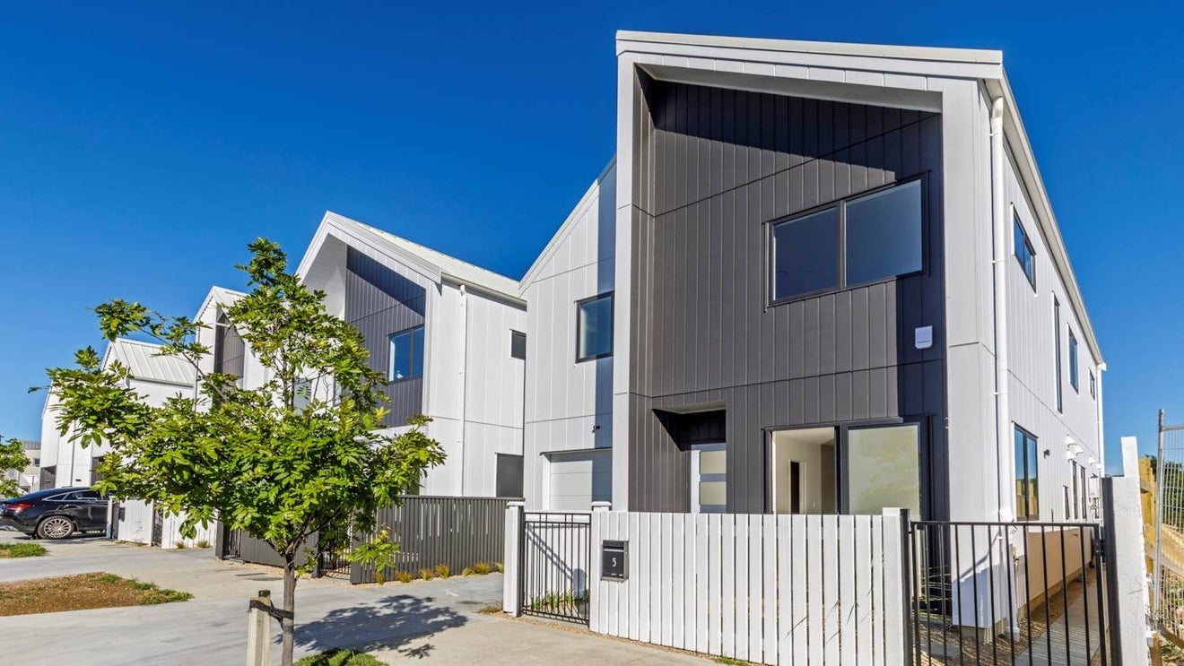 5 Green Bamboo Road, Hobsonville, Auckland - Carousel 1