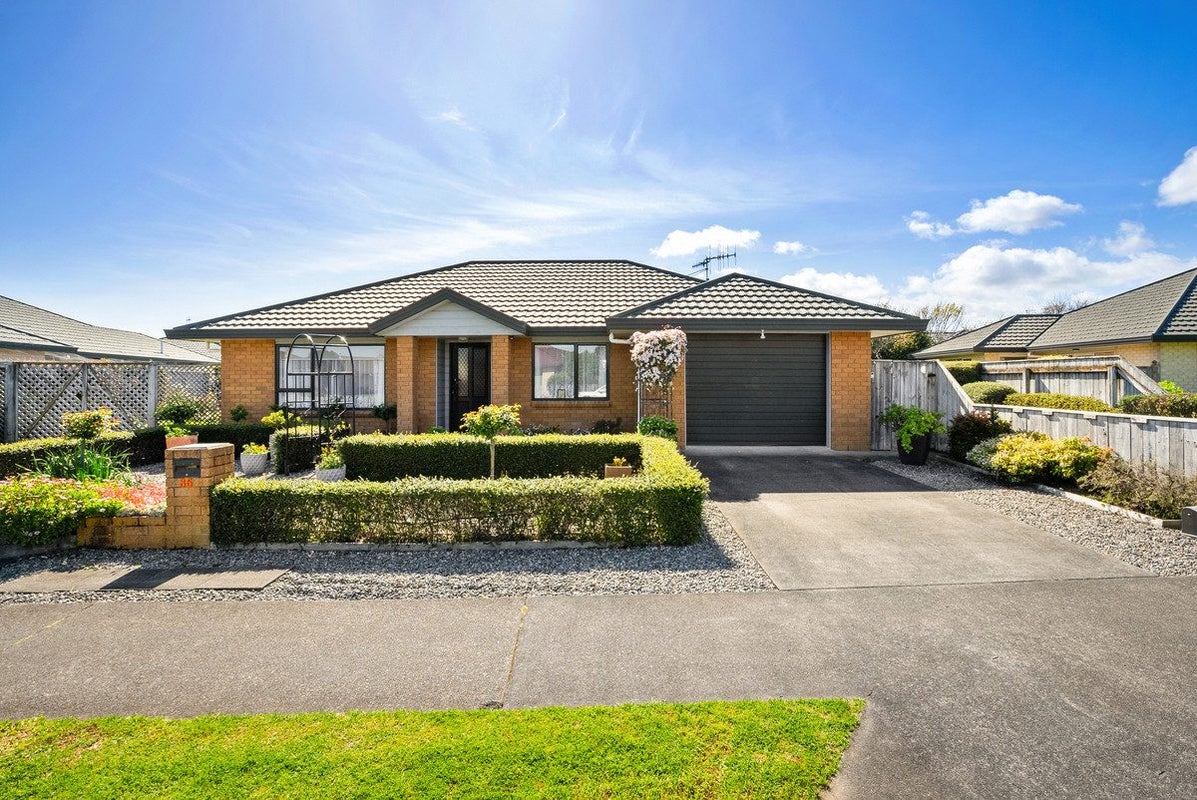 85 Guildford Drive, Paraparaumu - Carousel 1