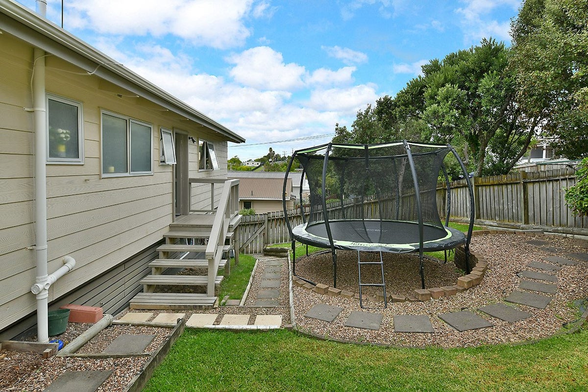 9A Waiora Road, Stanmore Bay, Whangaparaoa - Carousel 13