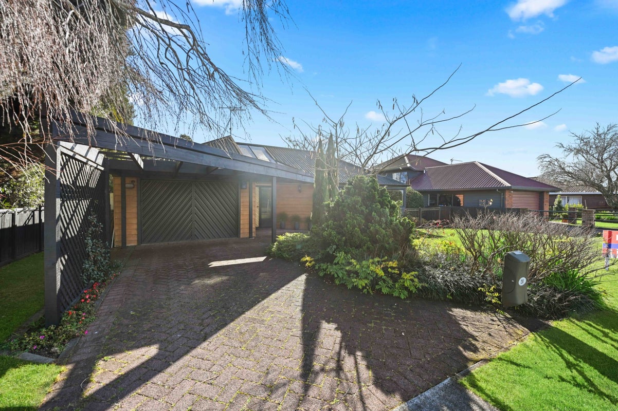 28 Church Road, Pukete, Hamilton - Carousel 24