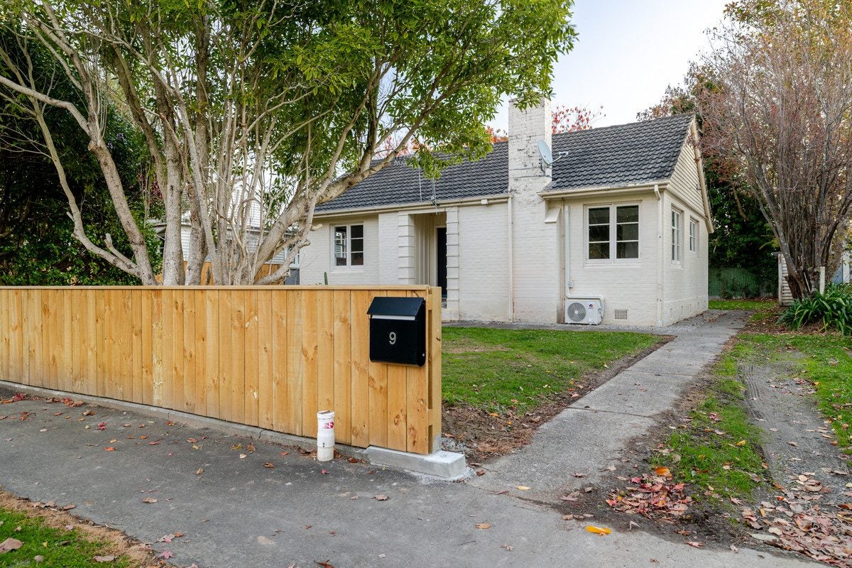 9 Anderson Street, Hokowhitu, Palmerston North - Carousel 1