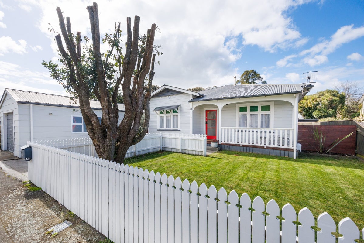 15 Colombo Street, Hokowhitu, Palmerston North - Carousel 1