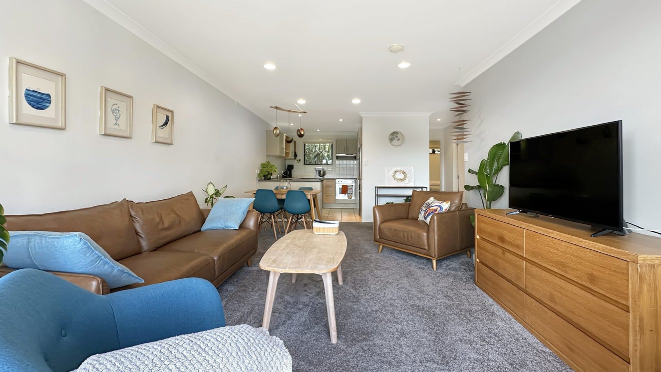 17/8 Monte Cassino Place, Birkdale, Auckland - Carousel 15