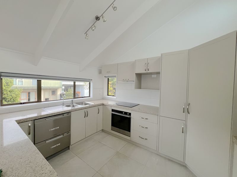 1/55 Aberdeen Road, Castor Bay, Auckland - Carousel 1