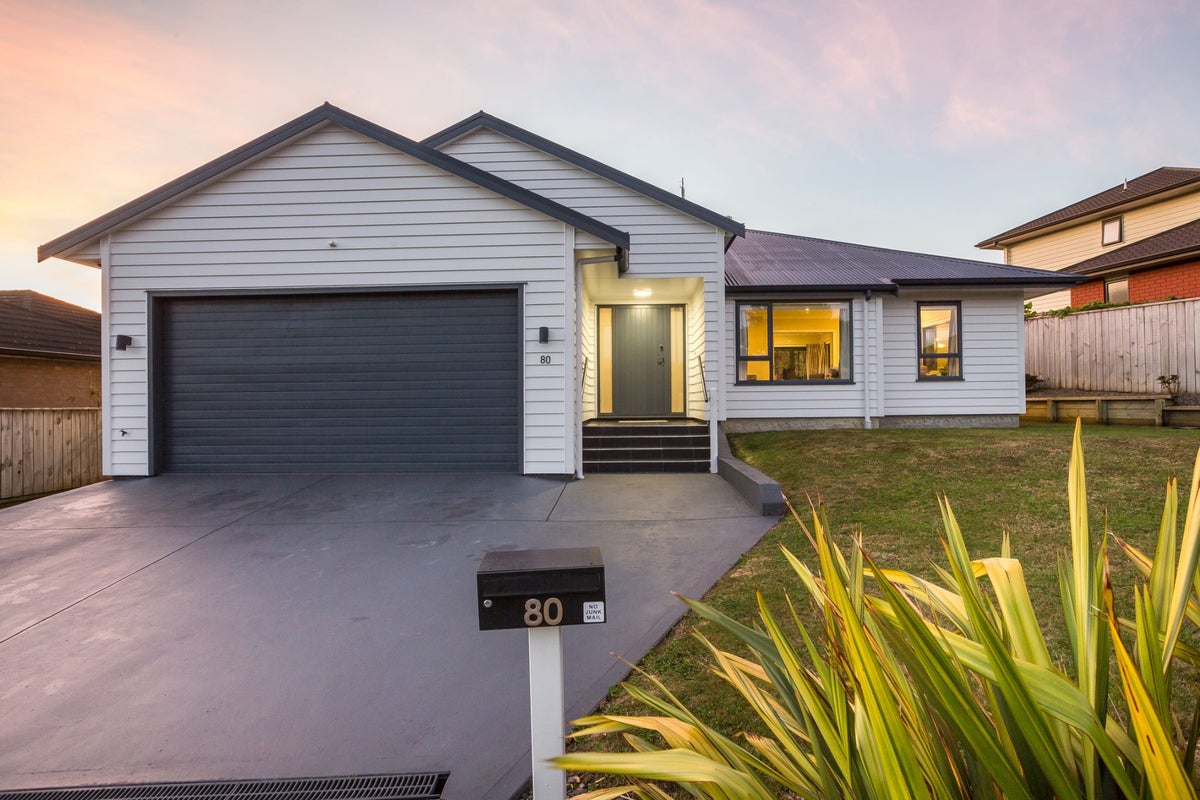 80 Aotea Drive, Aotea, Porirua - Carousel 1