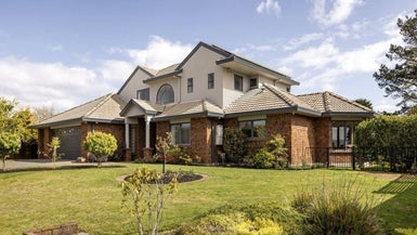19 Stableford Drive, Pyes Pa, Tauranga - Carousel 1