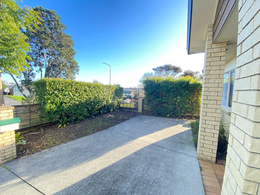 19 Abercrombie Street, Howick, Auckland - Carousel 2