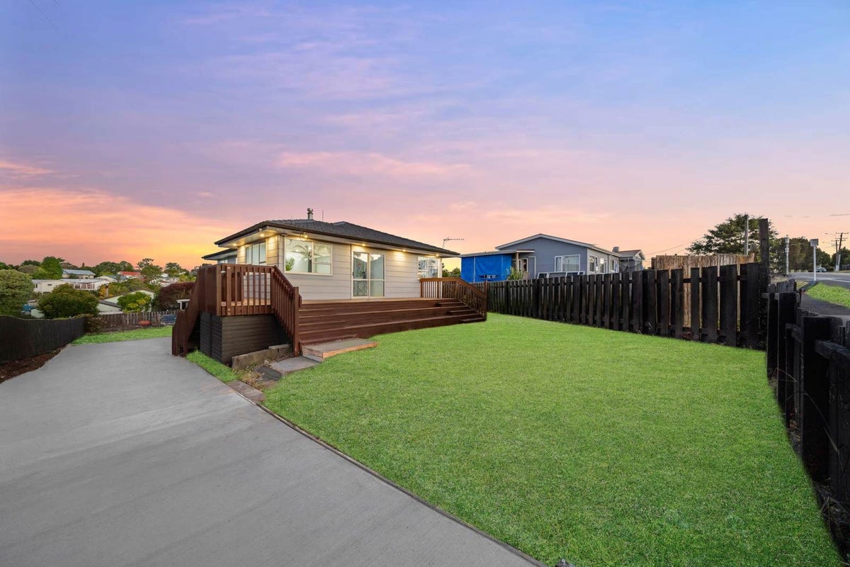 20 Forest Hill Road, Henderson, Auckland - Carousel 1
