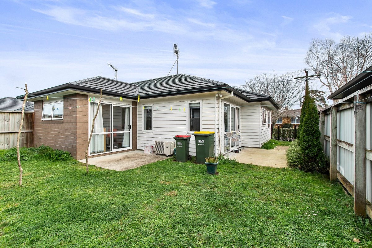 2/2 Keitha Place, Glenview, Hamilton - Carousel 16