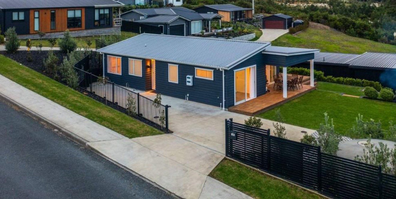 39 Jordan Street, Mangawhai Heads, Mangawhai - Carousel 1
