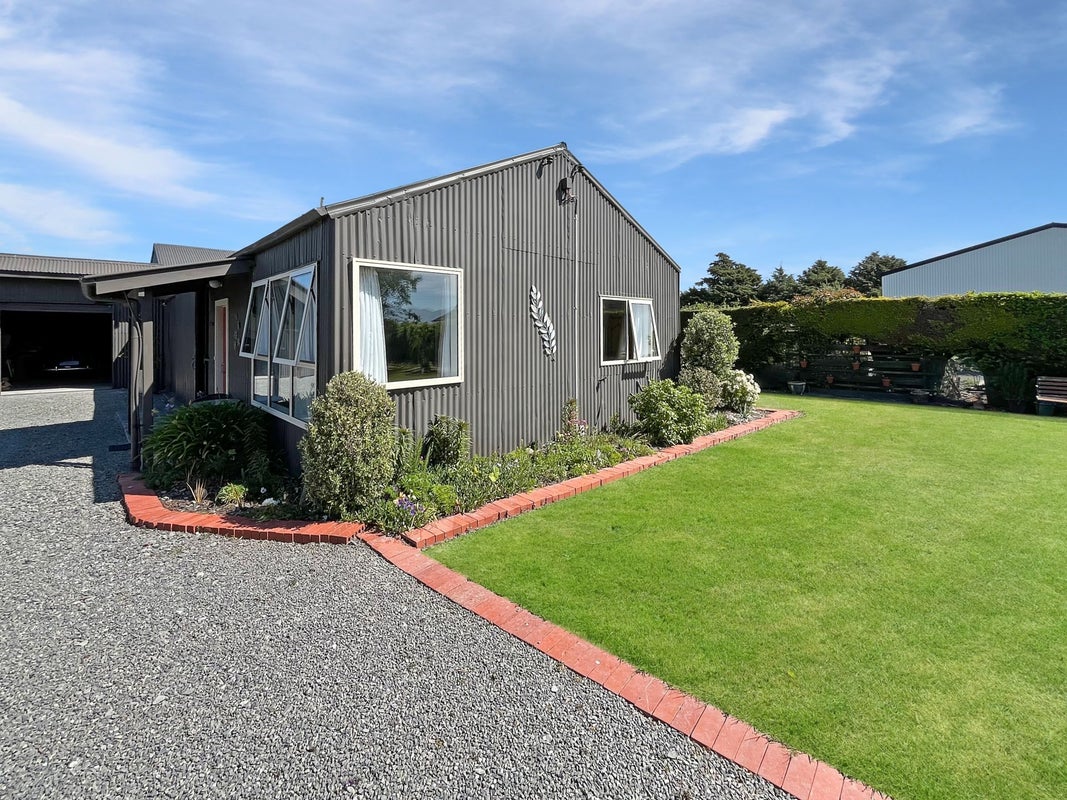 27 Pudding Hill Road, Ashburton - Carousel 1