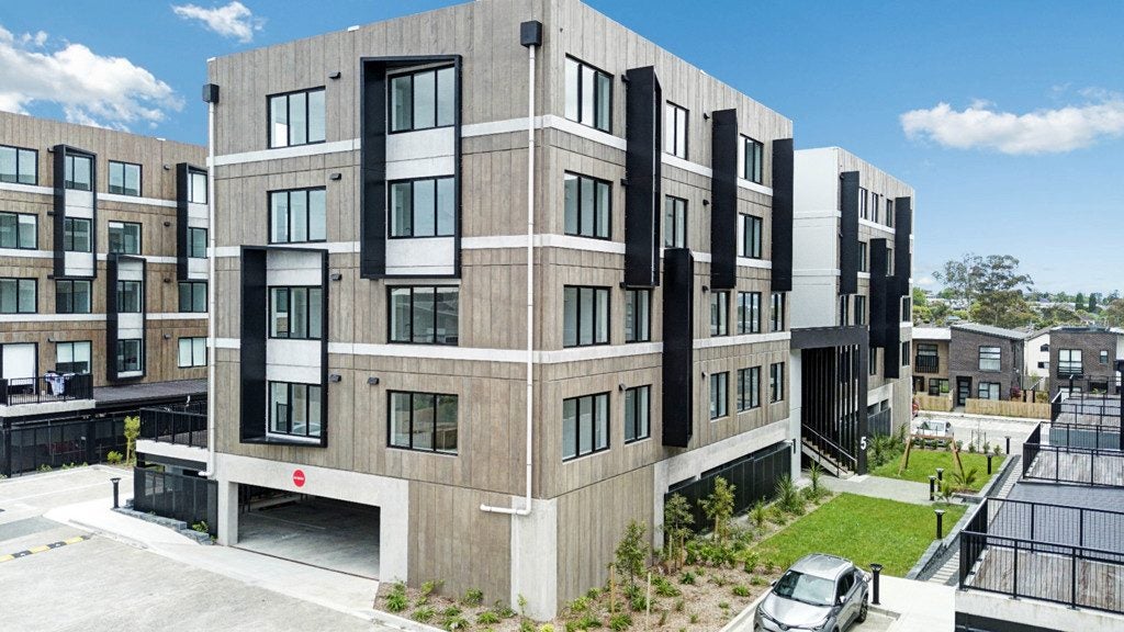 106/5 Rauemi Way, Te Atatu South, Auckland - Carousel 1