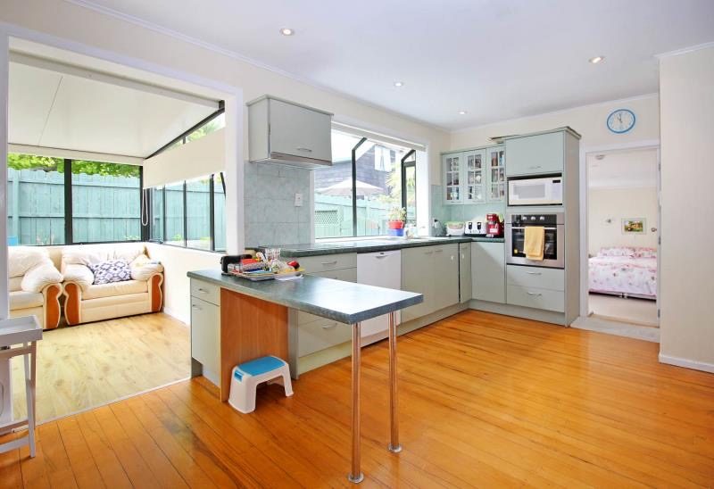 30 Baird Street, Howick, Auckland - Carousel 1