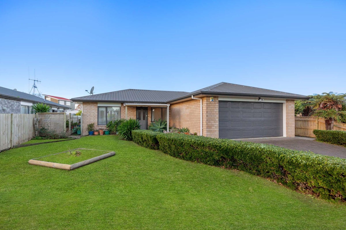 20 Catalina Drive, Melville, Hamilton - Carousel 1