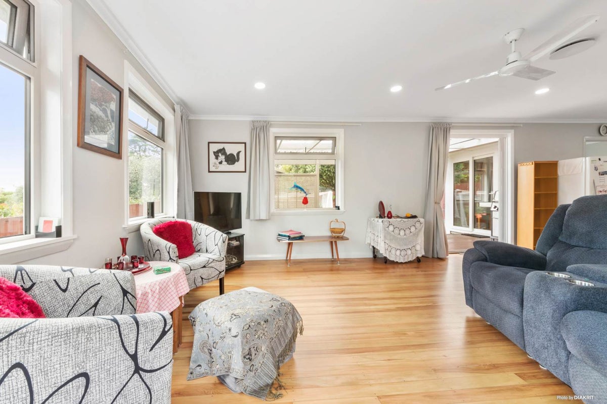 74 Woodglen Road, Glen Eden, Auckland - Carousel 2