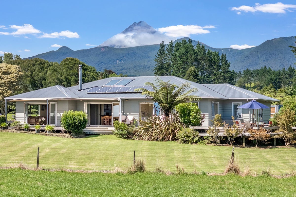 754 Plymouth Road, Koru, New Plymouth - Carousel 1