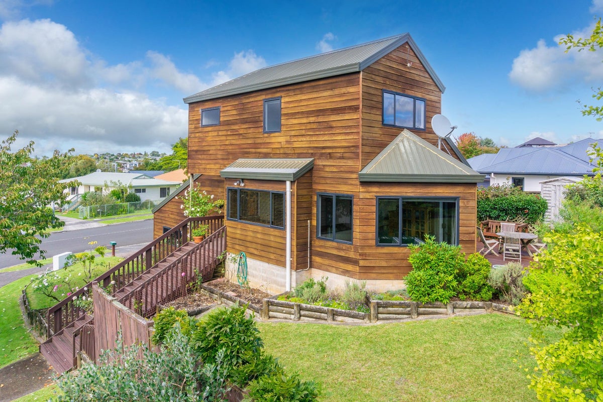 26 Bartholomew Drive, Nawton, Hamilton - Carousel 2