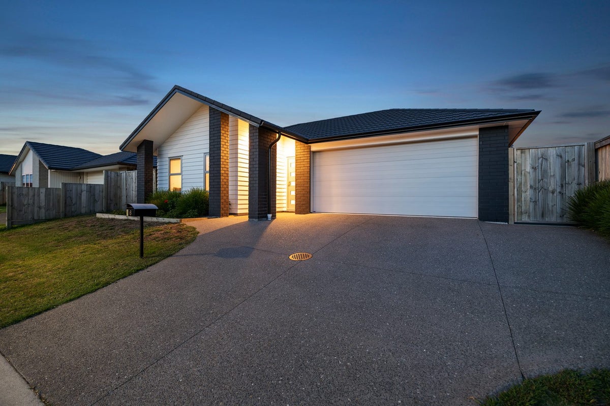 6 Kuru Place, Papamoa - Carousel 1