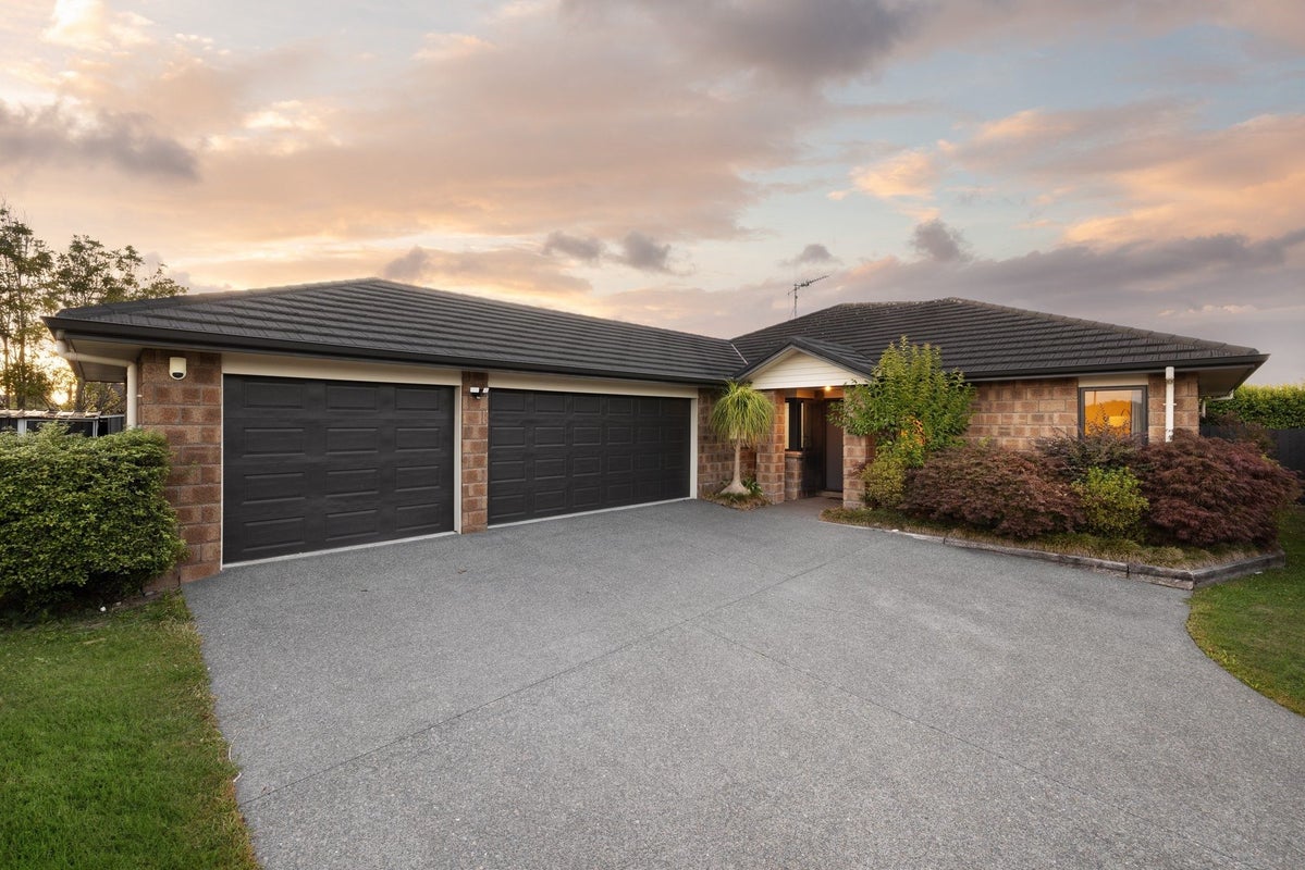 64 Te Huia Drive, Flagstaff, Hamilton - Carousel 1