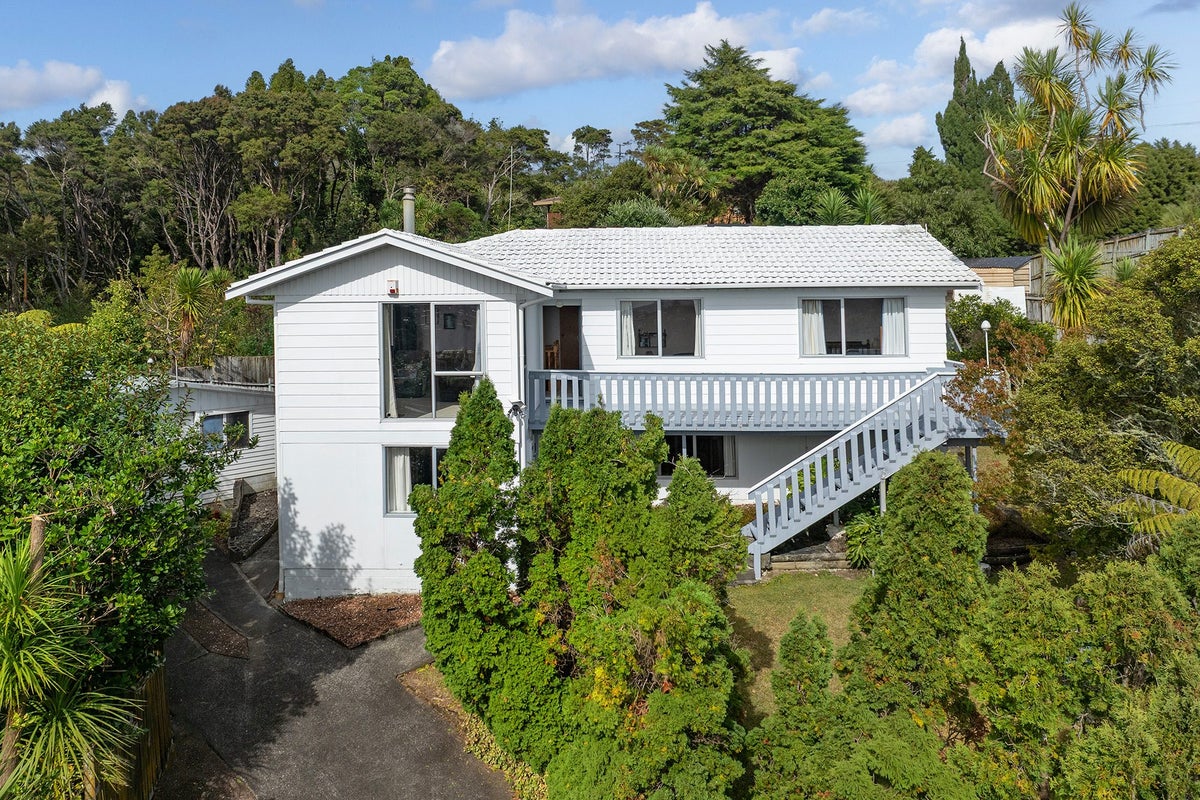 10 Stallard Place, Glen Eden, Auckland - Carousel 2