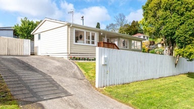 69A Powrie Street, Glenfield, Auckland - Carousel 1