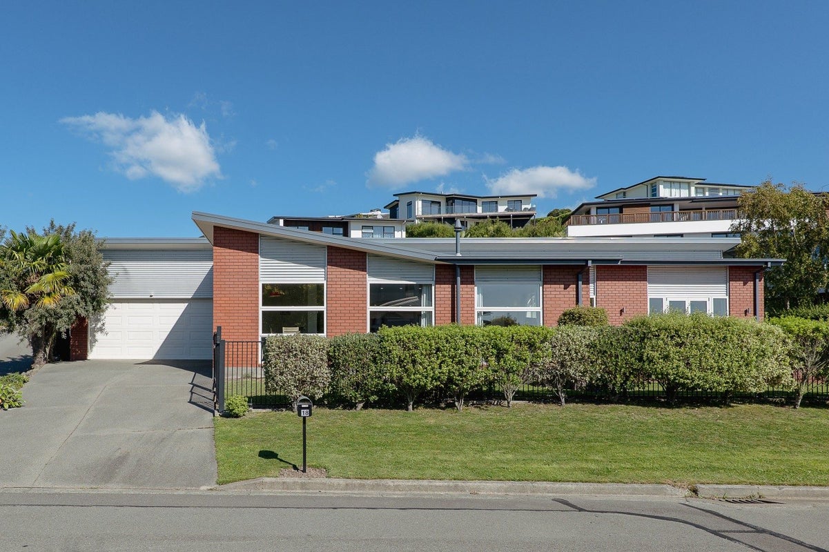 18 Kenmure Drive, Huntsbury, Christchurch - Carousel 1