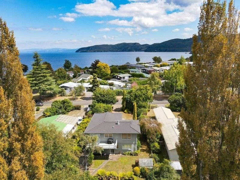 25 Kinloch Road, Kinloch, Taupo - Carousel 2