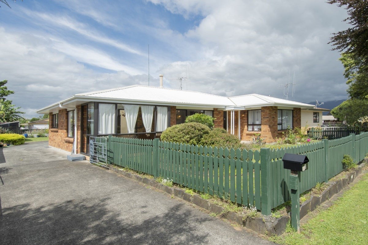 2 Alexander Street, Katikati, Katikati - Carousel 1
