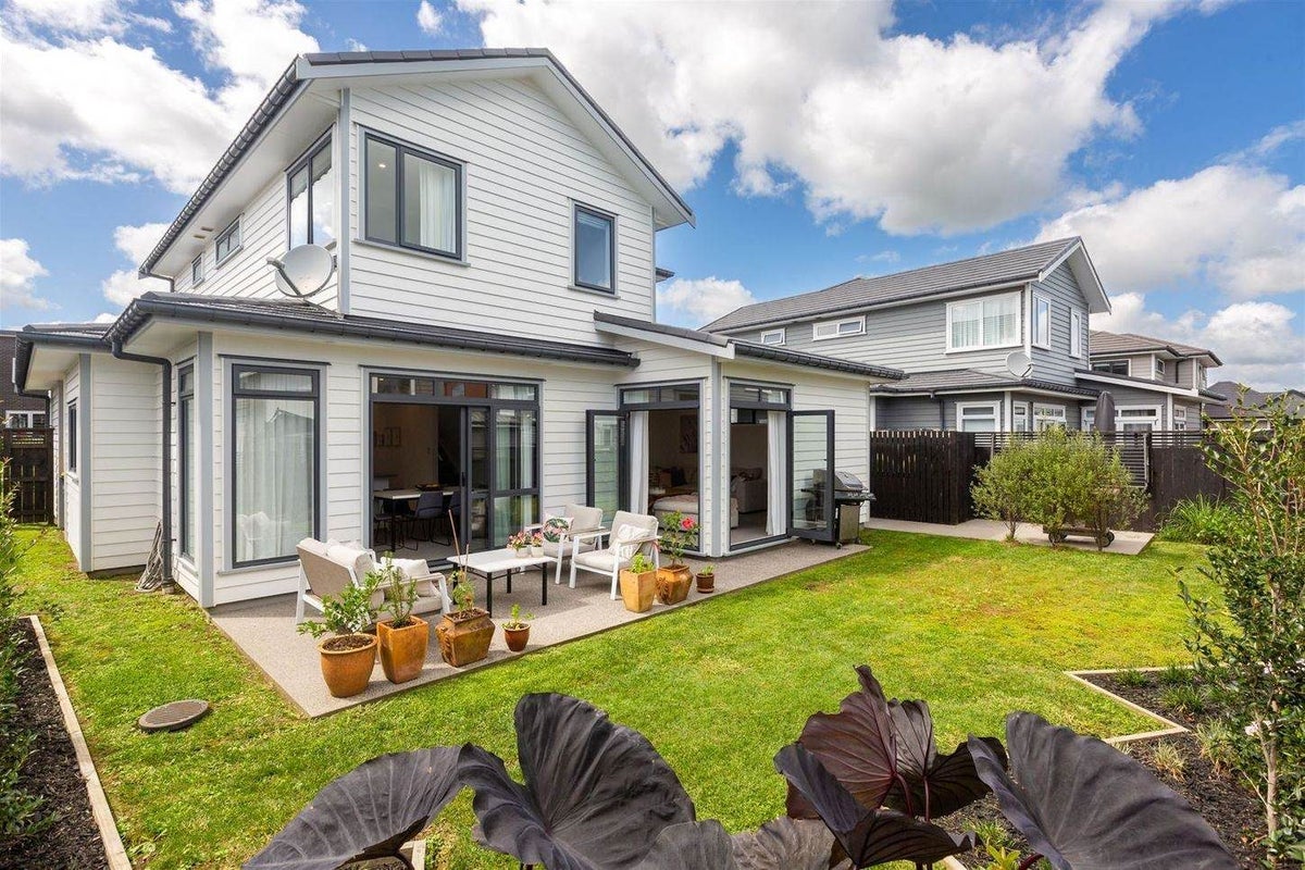 9 Fort Lincoln Loop, Karaka, Papakura - Carousel 2
