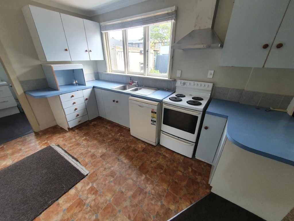 7 Goldsmith Place, Waltham, Christchurch - Carousel 2