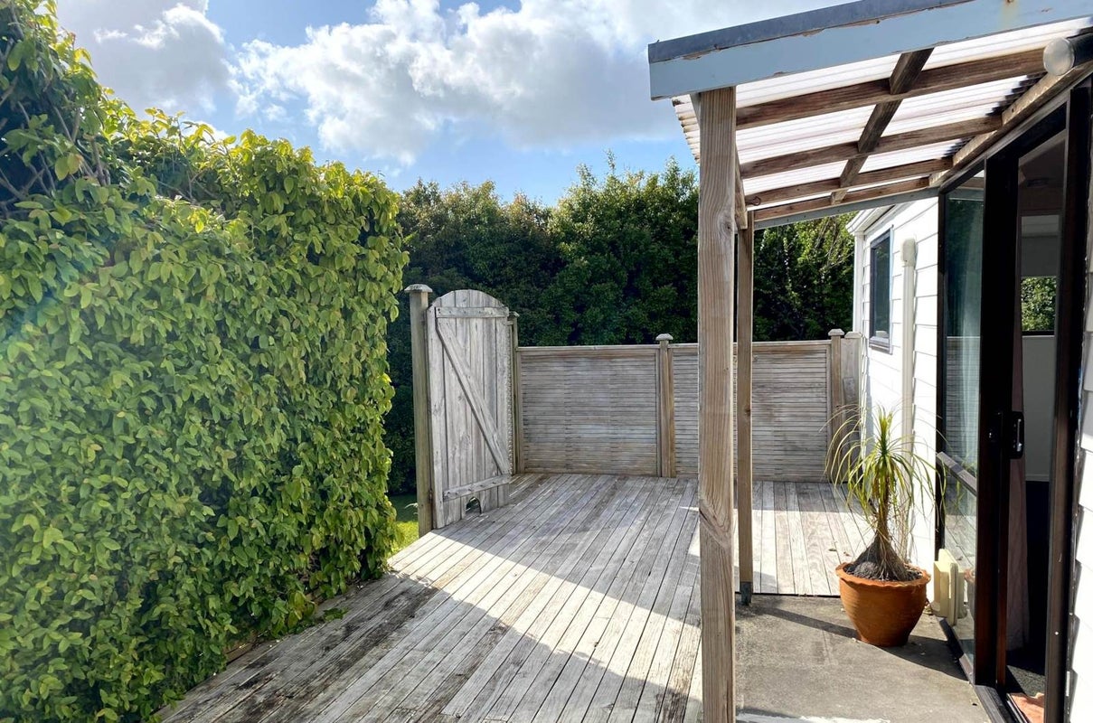 12 Orewa Heights Crescent, Orewa, Orewa - Carousel 1