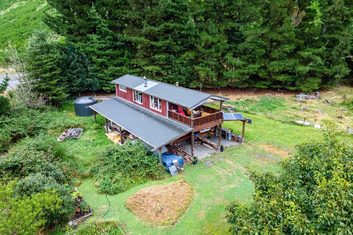 9 Dip Road, Kamo, Whangarei - Carousel 1