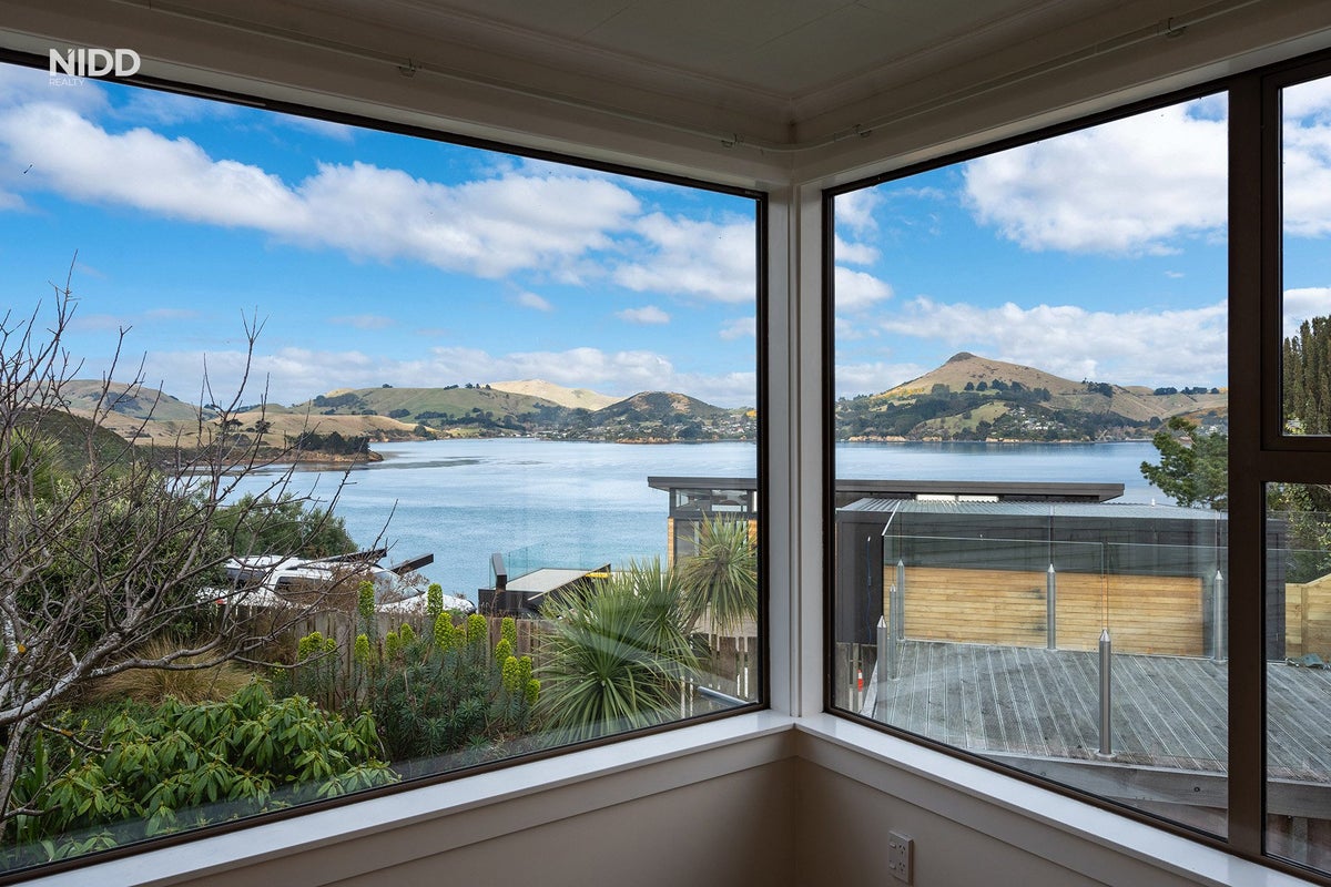 41 Meridian Street, Port Chalmers, Dunedin - Carousel 1