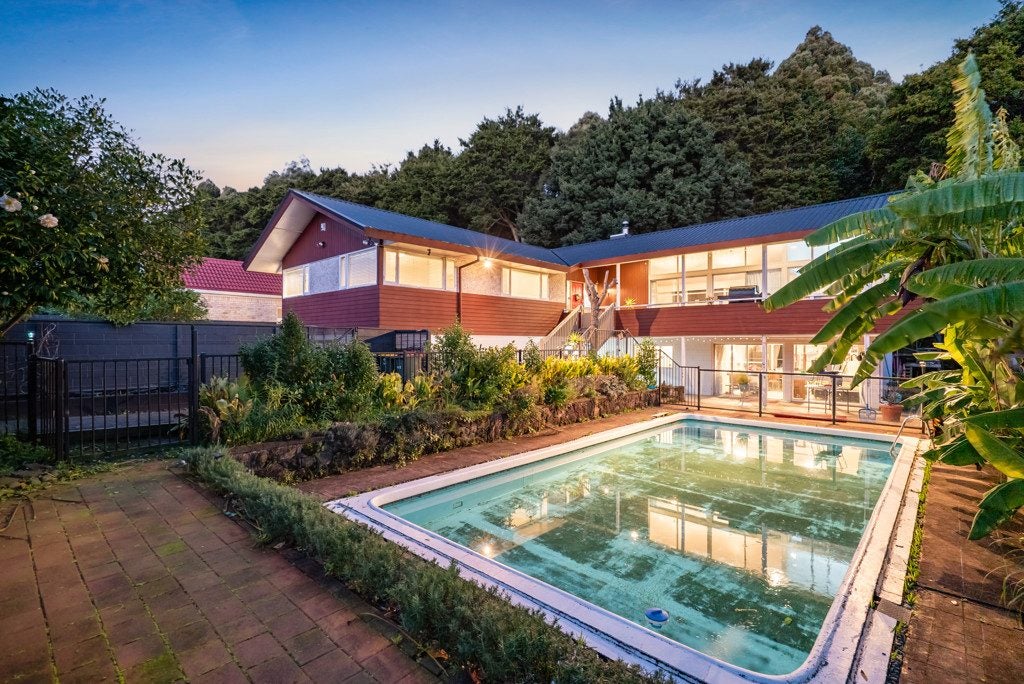 27 Walpole Avenue, Hillpark, Auckland - Carousel 1