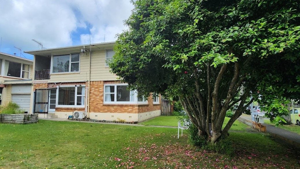 1/18 Wellington Street, Hamilton East, Hamilton - Carousel 2