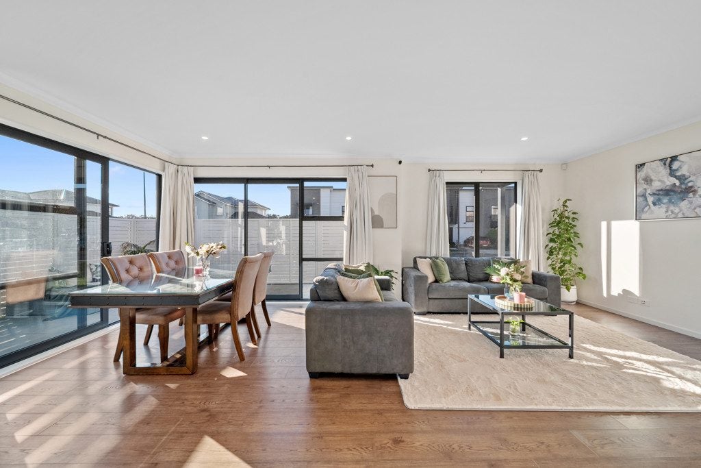 9 Vincent McGrath Crescent, Swanson, Auckland - Carousel 2