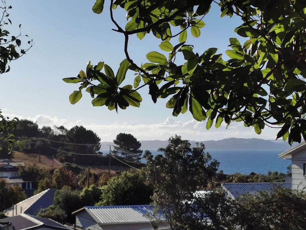 1295 Whangaparaoa Road, Army Bay, Whangaparaoa - Carousel 11