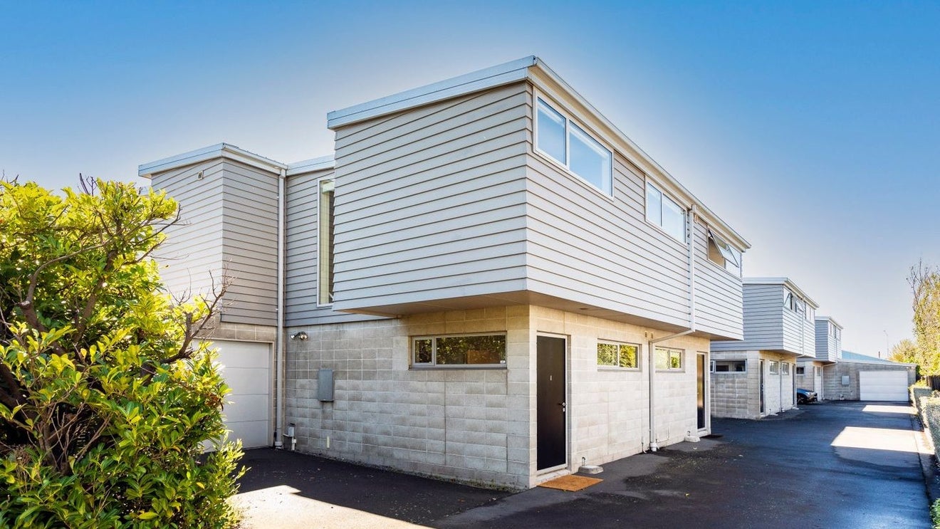 32A Champion Street, Edgeware, Christchurch - Carousel 1