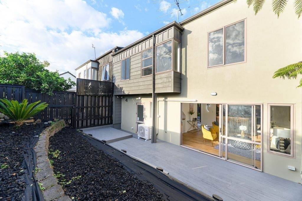 50B Arawa Street, New Lynn, Auckland - Carousel 7