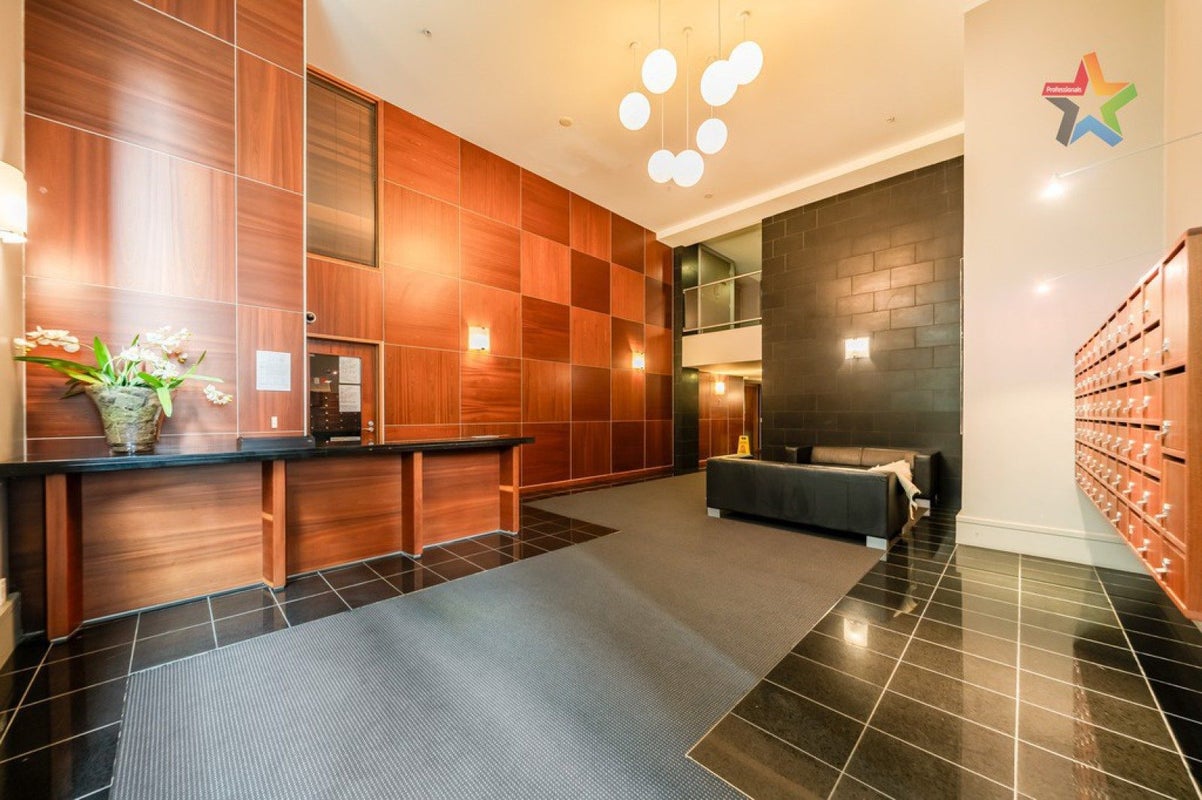 6J/42 Molesworth Street, Thorndon, Wellington - Carousel 2