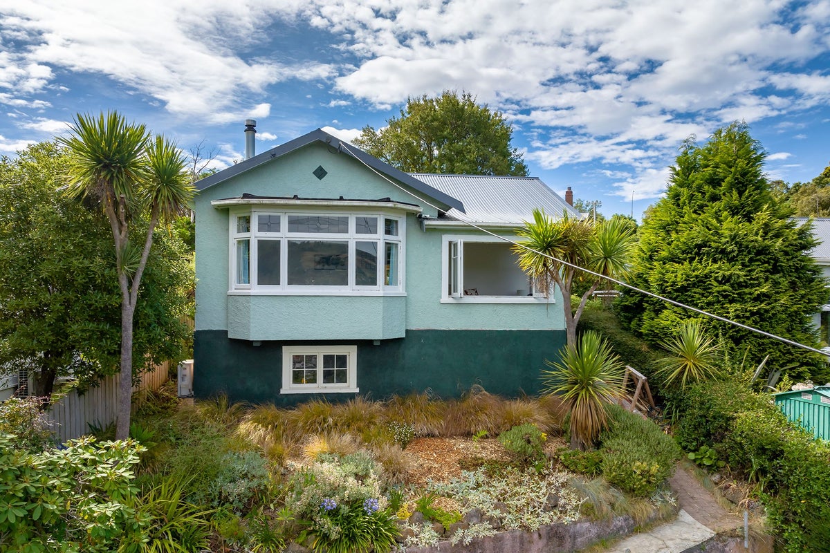 4 Hatfield Street, Opoho, Dunedin - Carousel 1