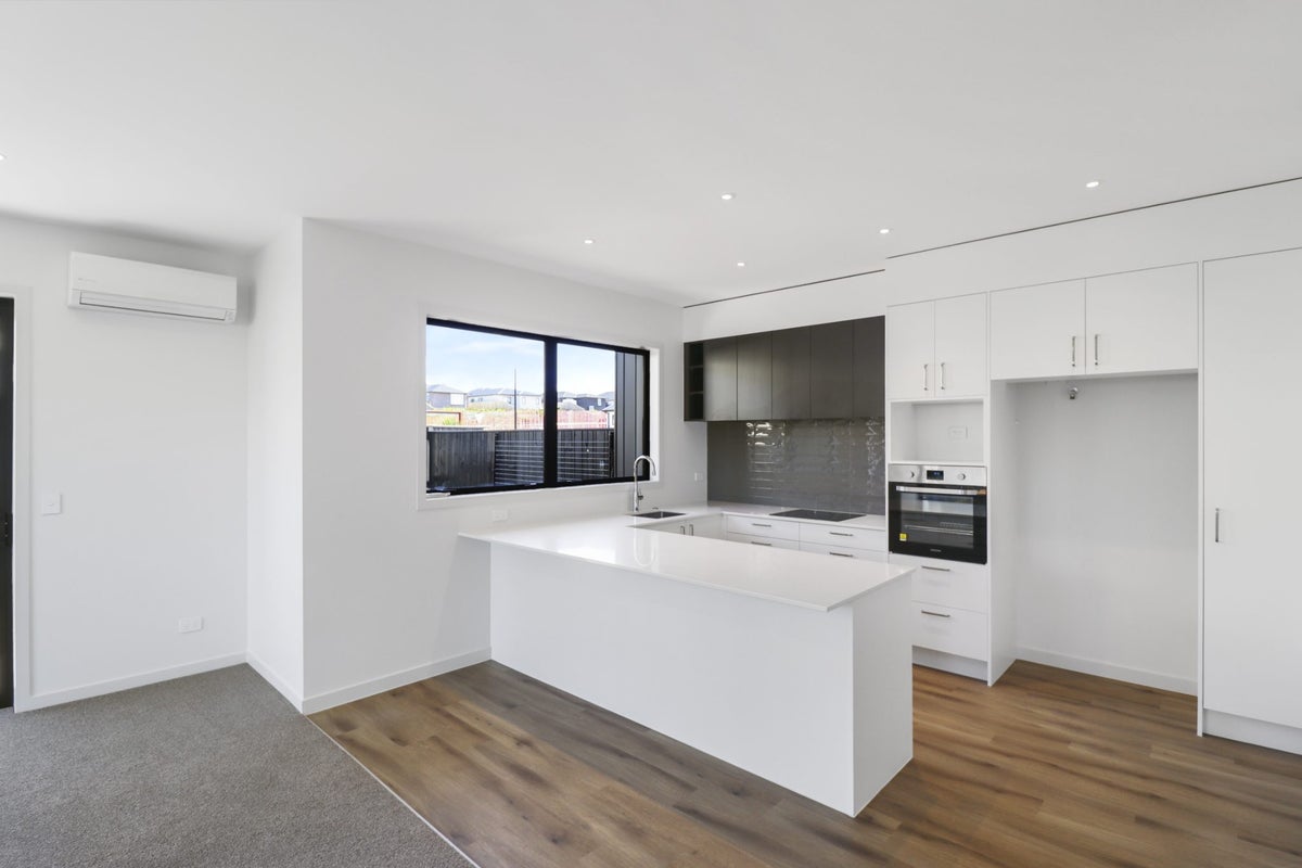 6/38 Jane Maree Road, Kumeu, Kumeu - Carousel 1