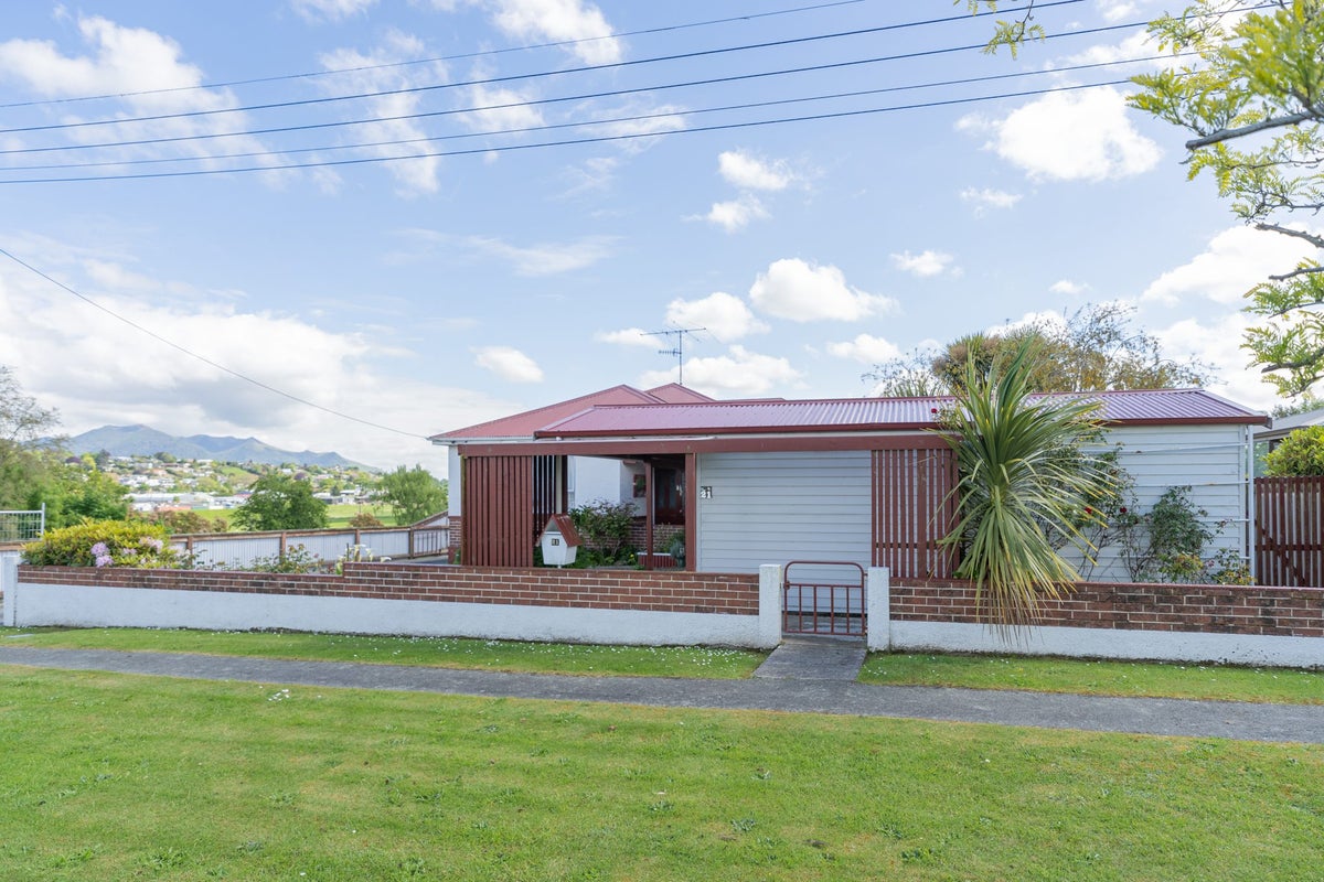 21 Nelson Street, East Gore, Gore - Carousel 1