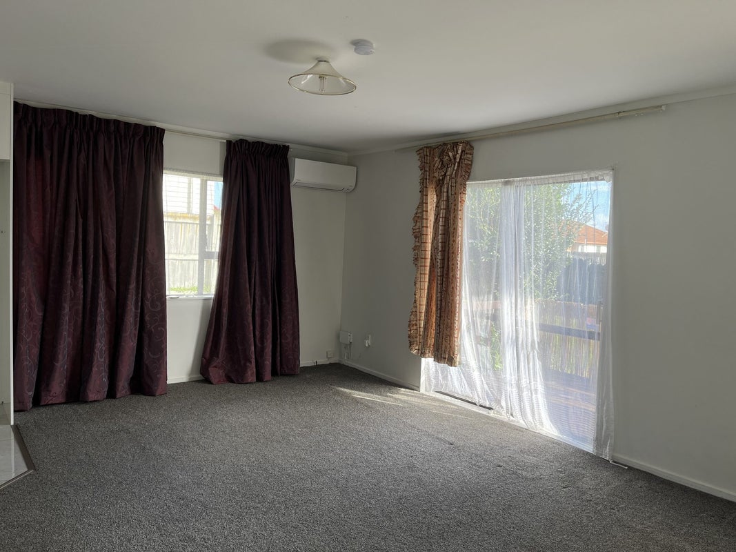 2/69 Orams Road, Hillpark, Auckland - Carousel 2