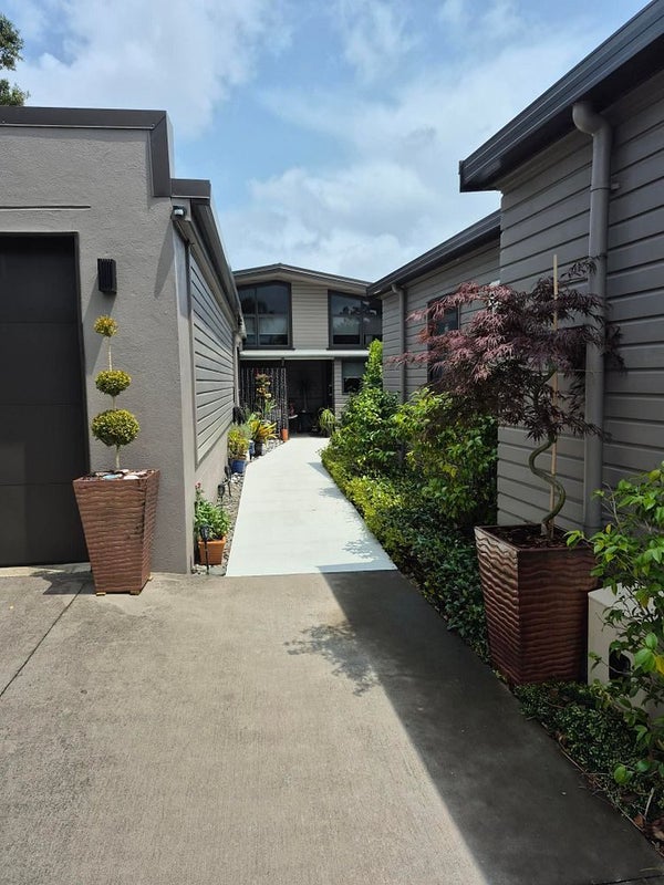 19 Janet Street, Sunnyhills, Auckland - Carousel 1