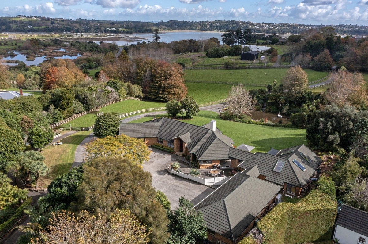 384 Clifton Road, Howick - Carousel 2