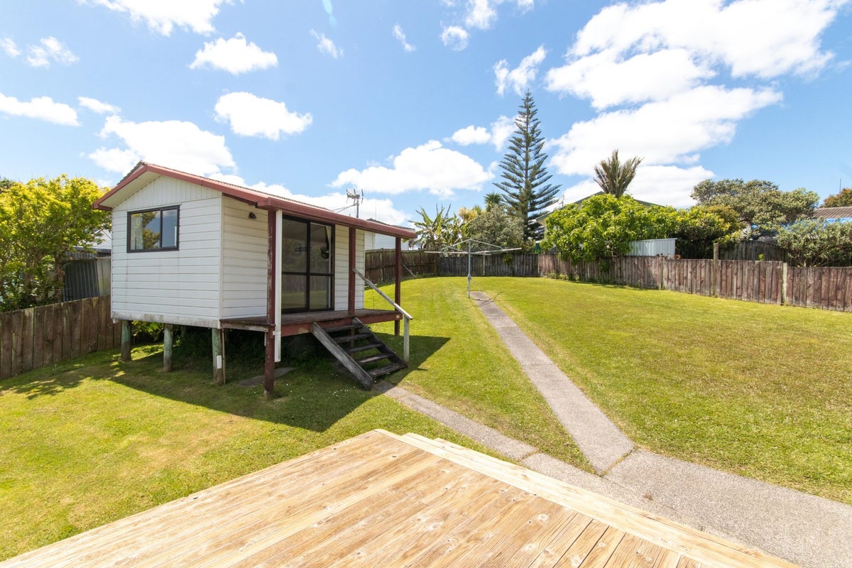 72 Sunvue Road, Glen Eden, Auckland - Carousel 19