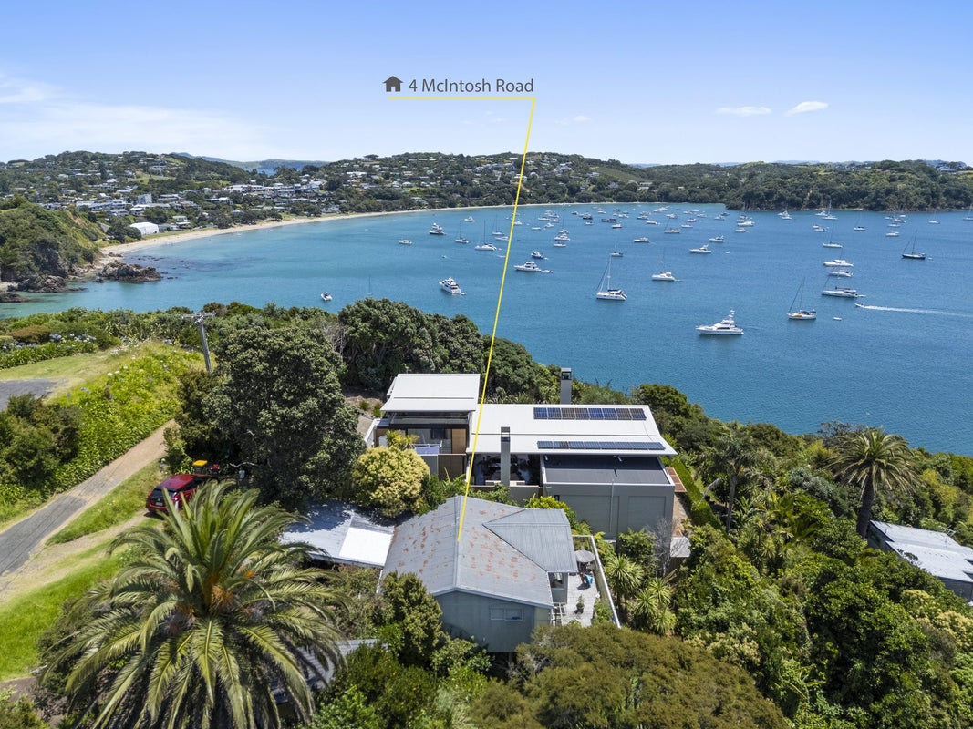 4 McIntosh Road, Oneroa, Waiheke Island - Carousel 1