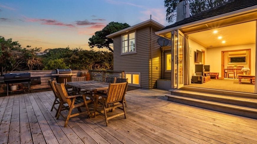 19 Kitchener Terrace, Johnsonville, Wellington - Carousel 1